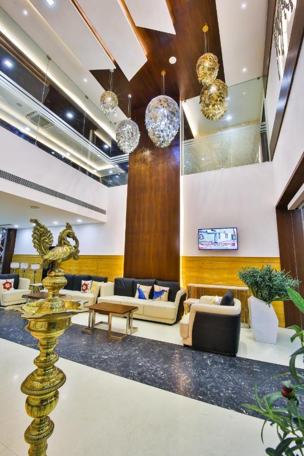 فندق The Royal Grand Karūr المظهر الخارجي الصورة